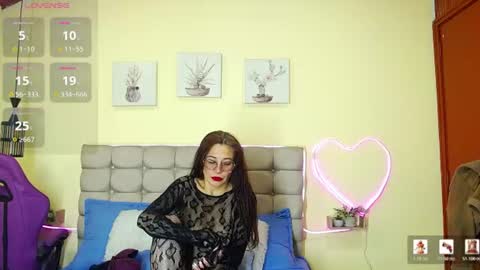 Snapshot of _naomi_s chatting on 8, 7, 2026 _naomi_s online show from 8, 7, 2026