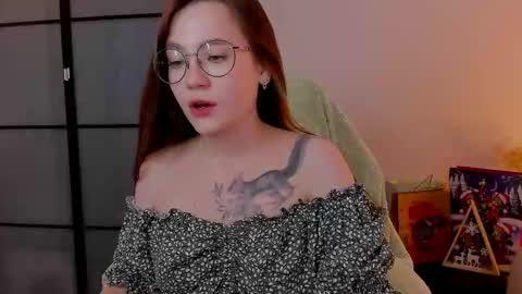 Snapshot of _nemalkovamia chatting on 13, 2, 2025 Mia with a big heart  online show from 13, 2, 2025