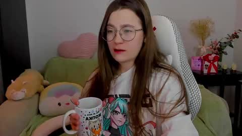 Snapshot of _nemalkovamia chatting on 5, 3, 2025 Mia with a big heart  online show from 5, 3, 2025