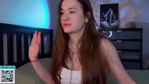 Snapshot of _nemalkovamia chatting on 2, 10, 2025 Mia with a big heart  online show from 2, 10, 2025