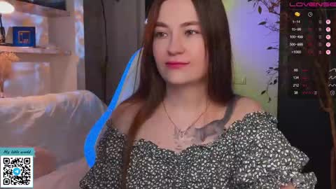 Snapshot of _nemalkovamia chatting on 21, 10, 2025 Mia with a big heart  online show from 21, 10, 2025