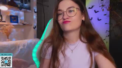 Snapshot of _nemalkovamia chatting on 26, 10, 2025 Mia with a big heart  online show from 26, 10, 2025