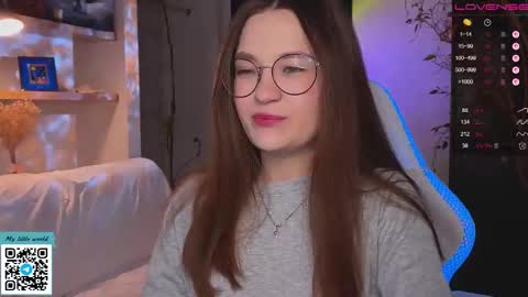 Mia with a big heart  online show from 23, 11, 2025