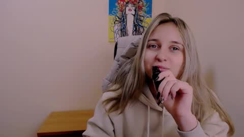 Snapshot of _nicole_new chatting on 19, 10, 2025 Nica online show from 19, 10, 2025