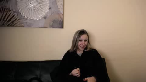 Nica online show from 4, 2, 2026