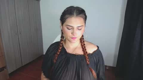 Nina  online show from 29, 12, 2024