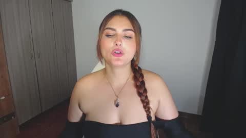 Nina  online show from 30, 12, 2024