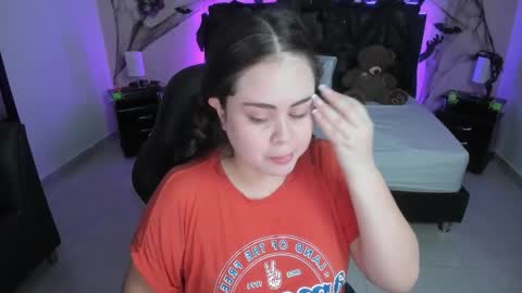 Olivia jones online show from 18, 10, 2025