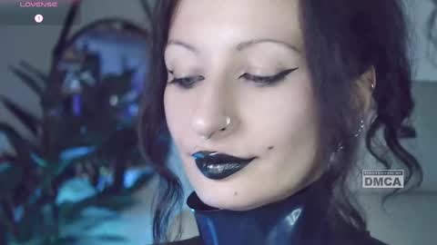 Snapshot of _owner_ chatting on 11, 3, 2025 The Supreme Goddess Rose online show from 11, 3, 2025