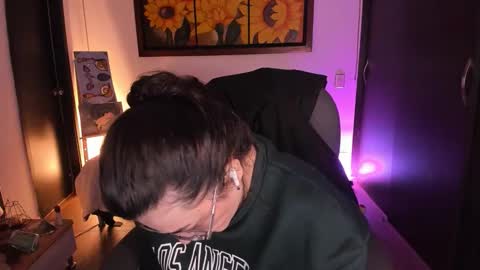 Snapshot of _peach__ chatting on 14, 10, 2025 violeta ig online show from 14, 10, 2025