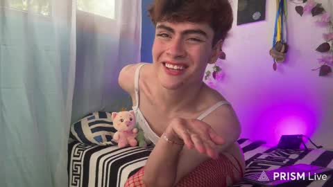 Snapshot of _peachyboy chatting on 30, 4, 2026 esteban online show from 30, 4, 2026
