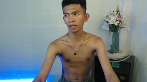 Snapshot of _rellvanxx chatting on 2, 3, 2025 _rellvanxx online show from 2, 3, 2025