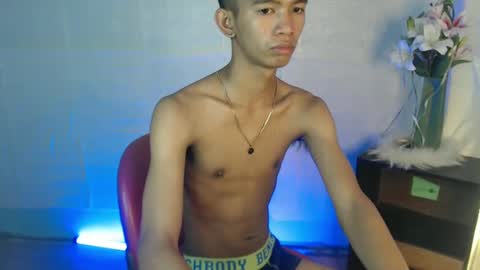 Snapshot of _rellvanxx chatting on 3, 3, 2025 _rellvanxx online show from 3, 3, 2025