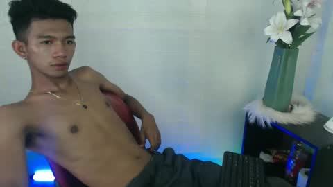 Snapshot of _rellvanxx chatting on 7, 3, 2025 _rellvanxx online show from 7, 3, 2025