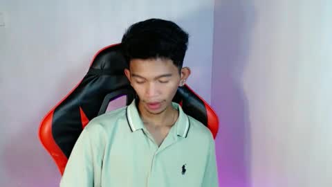 Snapshot of _rellvanxx chatting on 4, 11, 2025 _rellvanxx online show from 4, 11, 2025