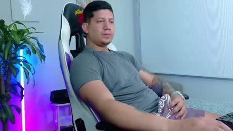 Snapshot of _robertobaggio chatting on 4, 2, 2026 Roberto online show from 4, 2, 2026