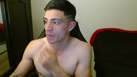 Snapshot of _schnnneider_ chatting on 8, 10, 2025 SCHNEIDER online show from 8, 10, 2025