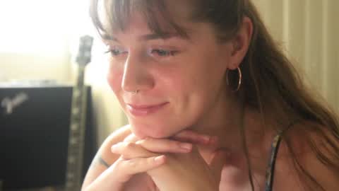 Snapshot of _sensualia_ chatting on 17, 12, 2024 Lia online show from 17, 12, 2024