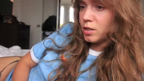 Snapshot of _sensualia_ chatting on 16, 1, 2025 Lia online show from 16, 1, 2025