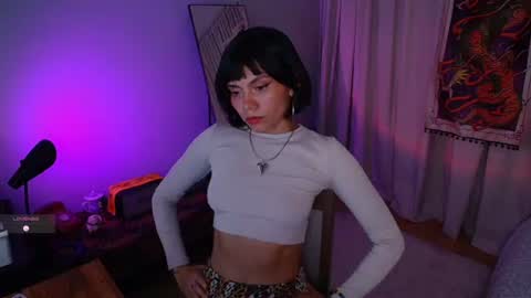Snapshot of _sensualkitten_ chatting on 8, 7, 2026 Laura online show from 8, 7, 2026