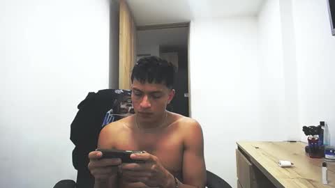 Juan Pablo-independent model online show from 3, 3, 2026