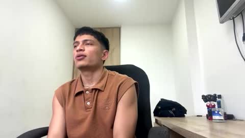 Juan Pablo-independent model online show from 3, 3, 2026