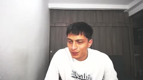 Juan Pablo-independent model online show from 6, 4, 2026