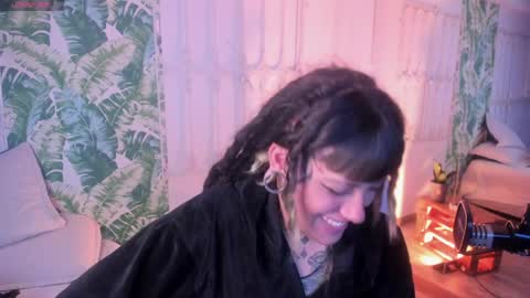 _sharlotte777 online show from 8, 4, 2026