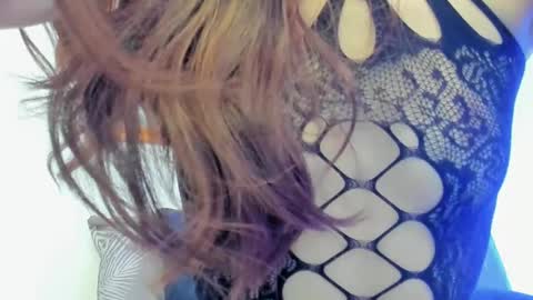 _silvia_vega_ online show from 2, 4, 2026