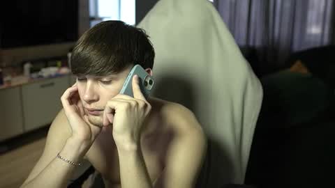 OLIVERpvt is open online show from 24, 3, 2026