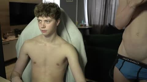 OLIVERpvt is open online show from 10, 4, 2026