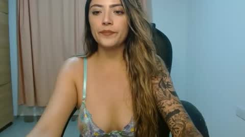 Snapshot of _sweet_rachel chatting on 5, 11, 2025 Rachel online show from 5, 11, 2025