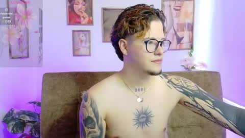 Snapshot of _tyleer_ chatting on 17, 9, 2025 _tyleer_ online show from 17, 9, 2025