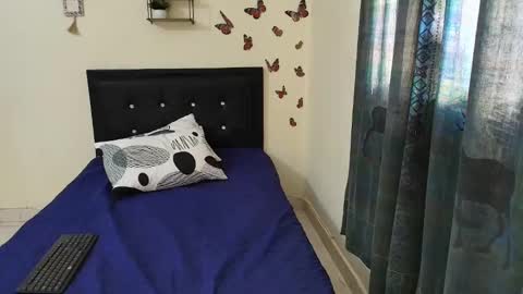 _victoriia_971 online show from 24, 2, 2025