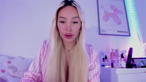   online show from 10, 3, 2025