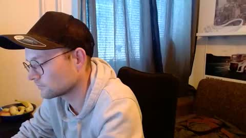 Snapshot of _whoisthatguy_ chatting on 13, 5, 2026 _whoisthatguy_ online show from 13, 5, 2026