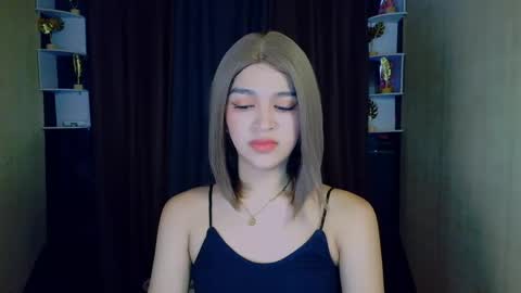 Snapshot of _xxlilly chatting on 5, 5, 2026 _xxlilly online show from 5, 5, 2026