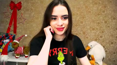 Snapshot of _your_fantasy_girl chatting on 1, 1, 2025 Alisa online show from 1, 1, 2025