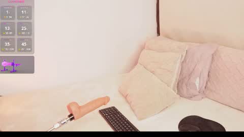 Snapshot of a__vanellopecute chatting on 19, 7, 2026 Alexandra online show from 19, 7, 2026