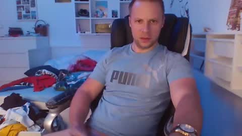 Snapshot of aaaandzzz chatting on 9, 12, 2024 Long distance cumshot online show from 9, 12, 2024