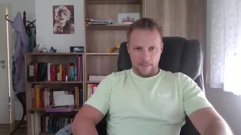 Long distance cumshot online show from 18, 11, 2025