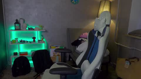 Snapshot of aalexxxxxx chatting on 2, 2, 2025 Alex online show from 2, 2, 2025