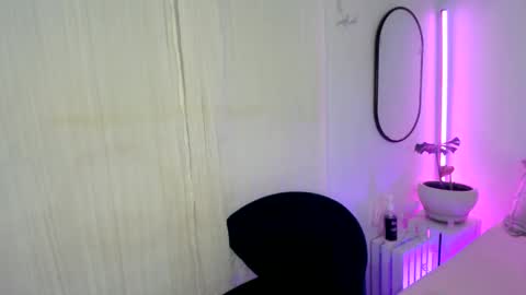 Snapshot of aaliyahlayla chatting on 28, 1, 2025 Aaliyahlayla online show from 28, 1, 2025