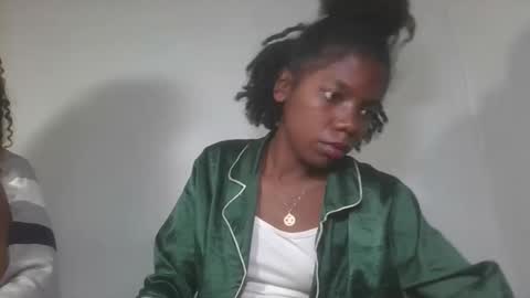 Snapshot of aangevelo chatting on 2, 11, 2025 aangevelo online show from 2, 11, 2025