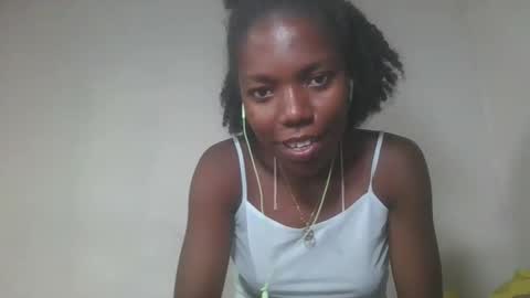 Snapshot of aangevelo chatting on 3, 11, 2025 aangevelo online show from 3, 11, 2025