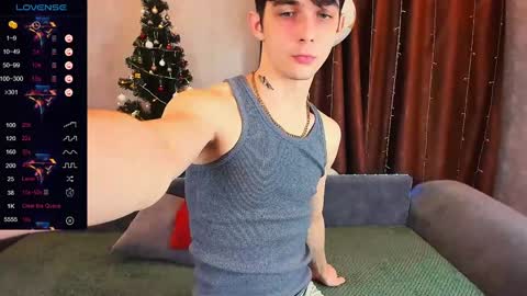 Snapshot of aaron_bang chatting on 27, 12, 2024 Aaron Bang online show from 27, 12, 2024