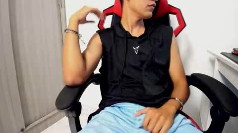 Snapshot of aaron_blake08 chatting on 7, 1, 2026 Aaron Blake08 online show from 7, 1, 2026