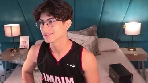 Aaron Ezequiel online show from 16, 5, 2026