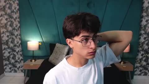 Aaron Ezequiel online show from 7, 6, 2026