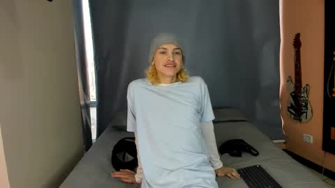 Snapshot of aaron_fordd chatting on 21, 11, 2025 Aaron fordd online show from 21, 11, 2025